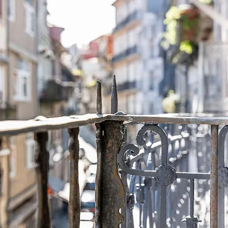 Guestready - Charming Mezzanine Near Porto Lägenhet *