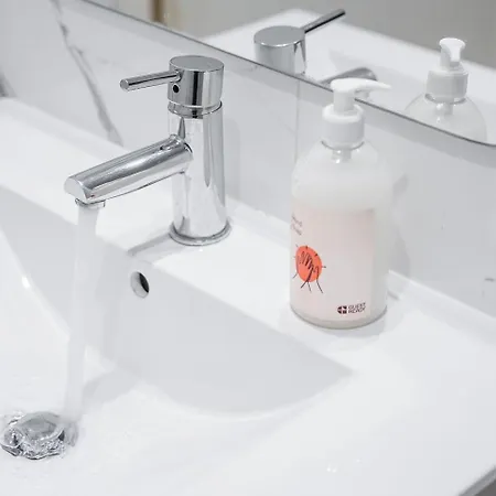 Апартаменты Guestready - Charming Mezzanine Near Porto *