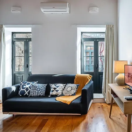 Guestready - Charming Mezzanine Near Porto Lägenhet